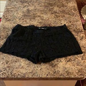 Shorts lace overlay